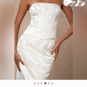 Melva White Satin Jacquard Two-Piece
Bustier Maxi Dress